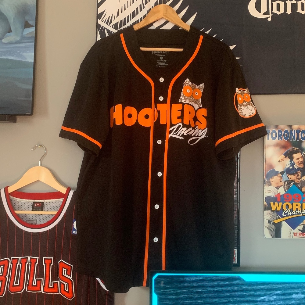 Hooters Racing Jersey - Picture 1 of 6